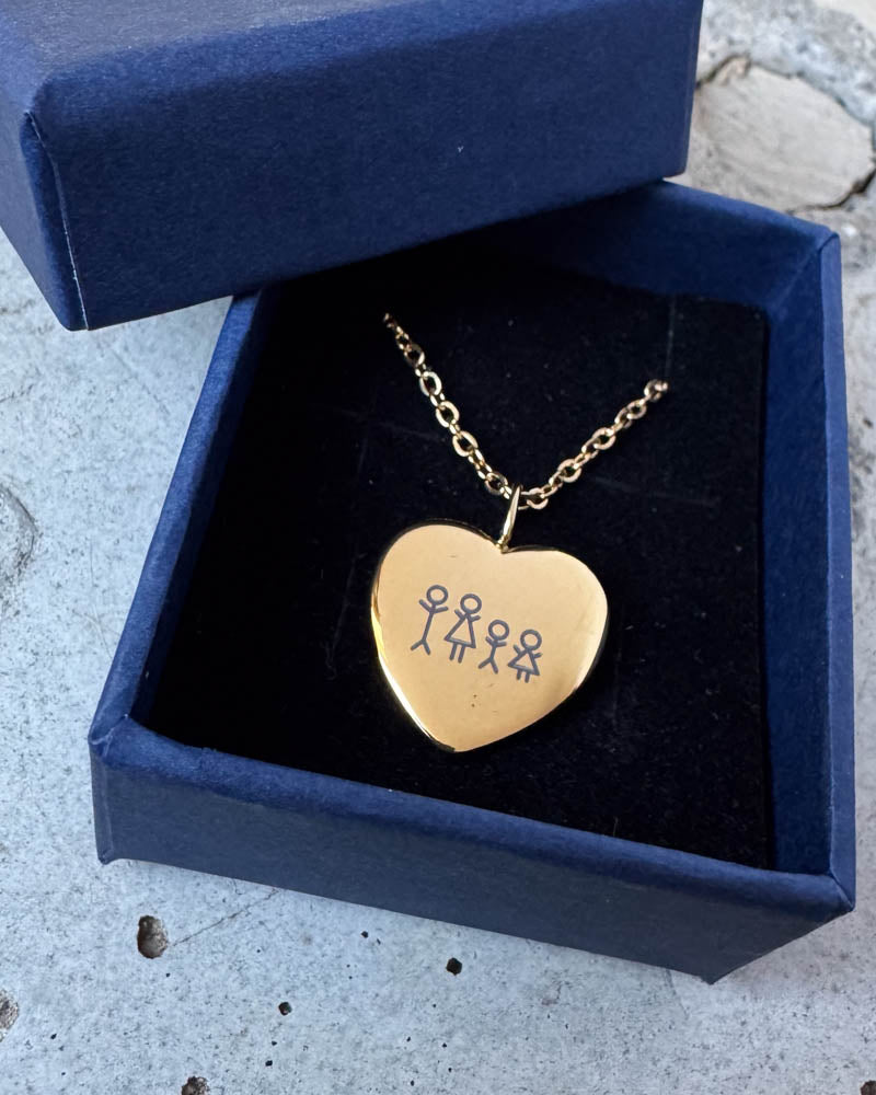 LUV STICK halsband i guldpläterat stål med tändsticksfamilj på fyra graverad, liggande i mörkblå presentask