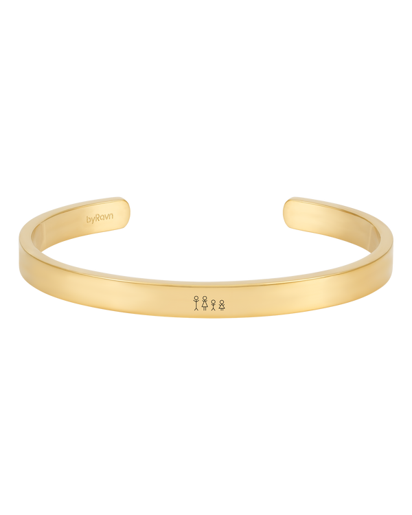 MARS STICK armband från byRavn i guldpläterat stål, bred öppen armring med graverad tändsticksfamilj på fyra