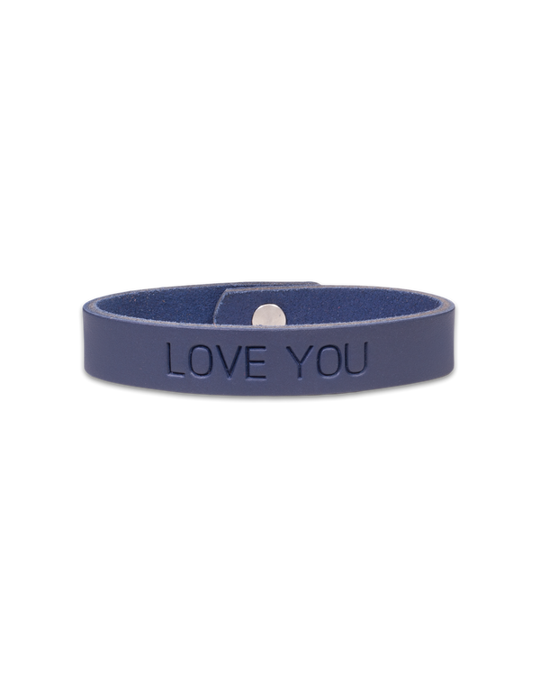 MONO läderarmband från byRavn i mörkblått läder med gravyren "Love you" och tryckknapp i stål
