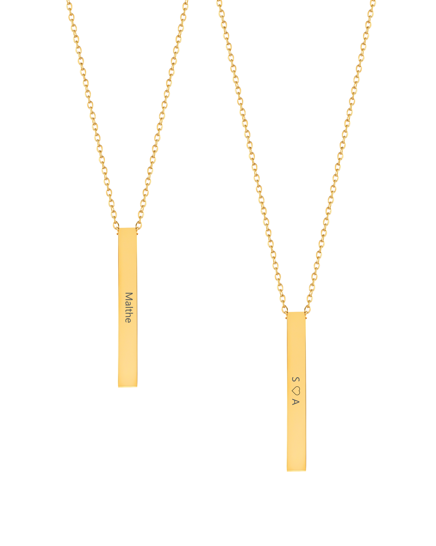 NEO halsband från byRavn i guldpläterat stål, två avlånga stavhängen med namnet "Malthe" och "S ♡ A" graverade på längden